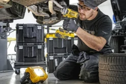 Arbeidslampe 12V/18V XR kompakt DCL077-XJ