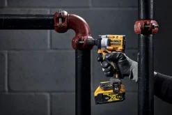 DeWalt muttertrekker 18V DCF922NT 1/2"