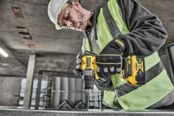 Drill 18v xr 90nm 5ah dcd800p2t 2x5ah batterier og lader