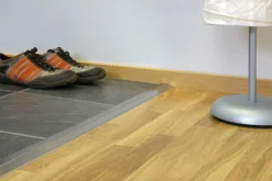 Nivålist nr 220 0-10mm hvit200cm hvitlakkert durifix selvklebende
