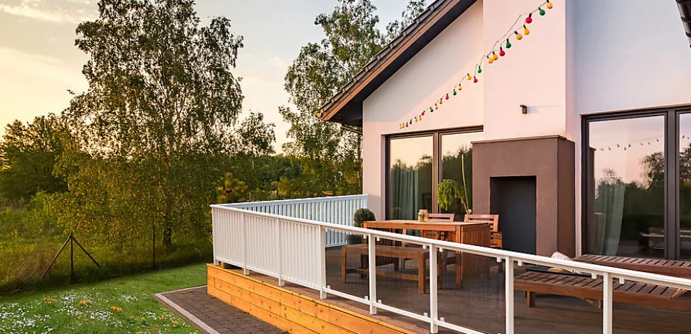 Siri 11 terrasserekkverk hvit med glass