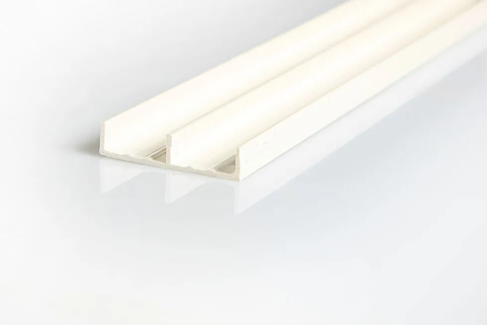 Skyvedørslist Pvc Bunn 18Mm Hvit Rkc 8X42X2600 Mm For 18Mm Hobbyplate