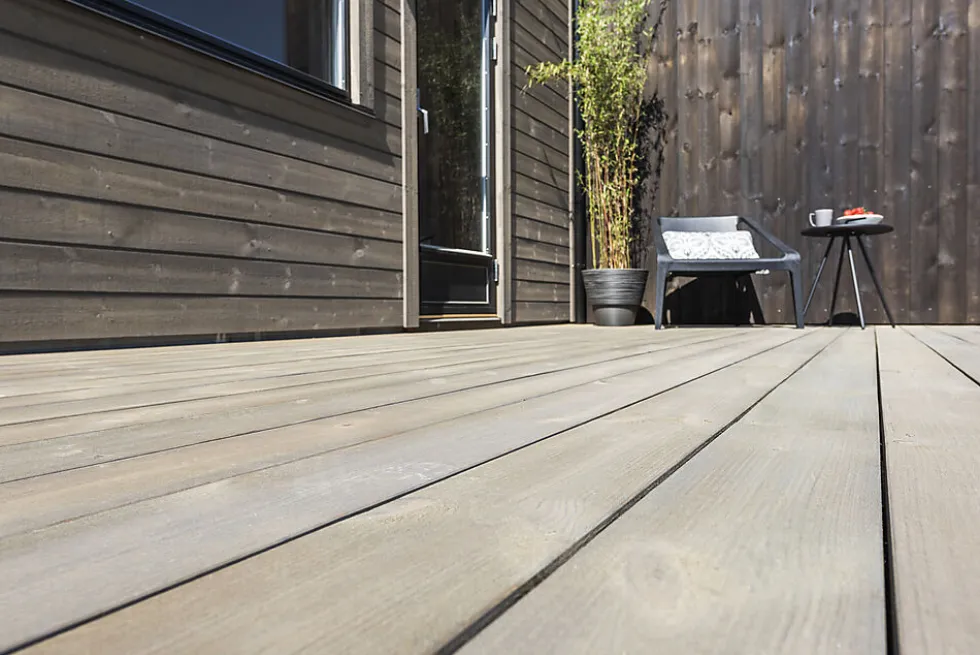 Terrassebord royalimpregnert grå Concise furu Uno 28x120 mm