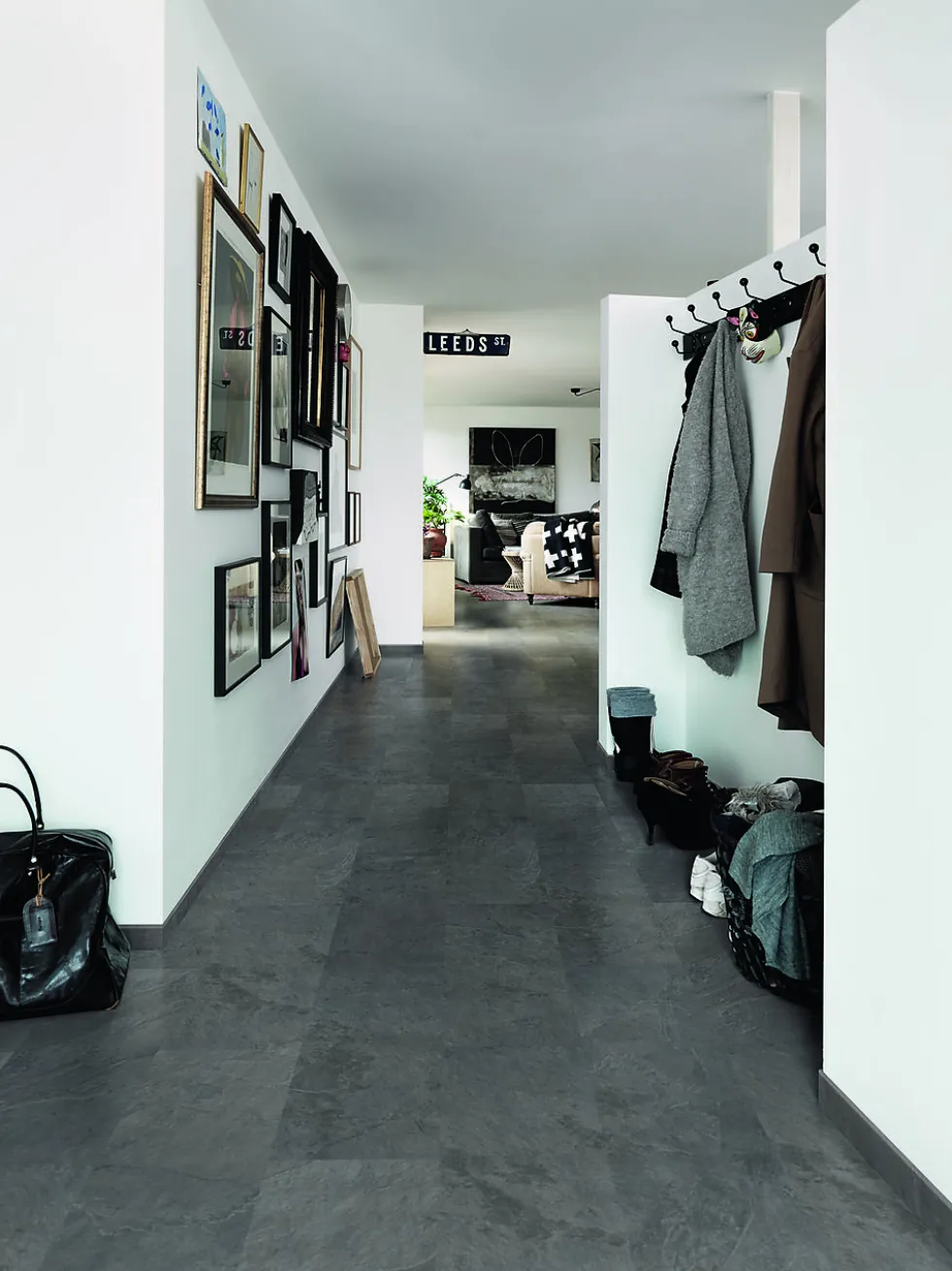 Vinylgulv black scivaro stone